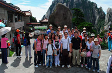 昆山集華電鍍?cè)嫌邢薰?010年組織職工秋季旅游